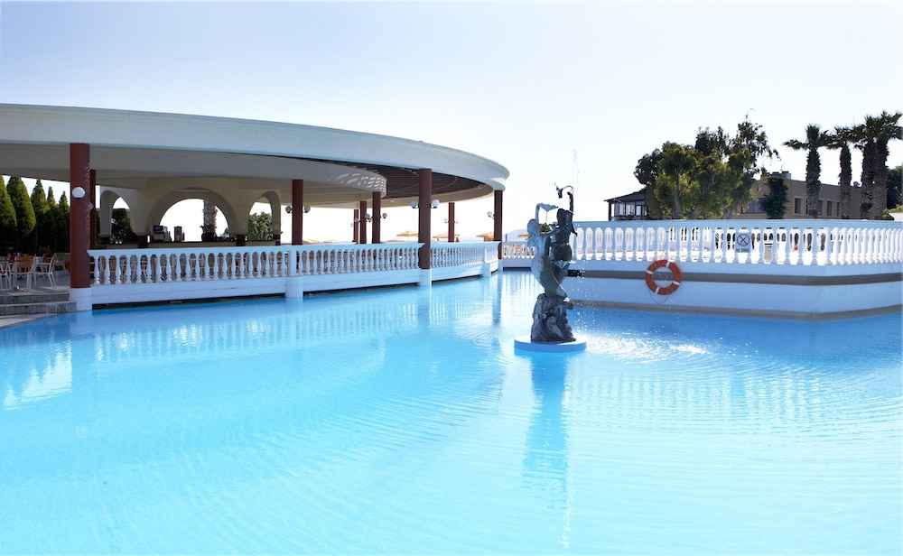 Sunshine Rhodes - All Inclusive — Pool in Ialyssos, South Aegean