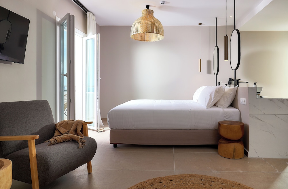 Lotus Rise Hotel — Hotel rooms in Hersonissos