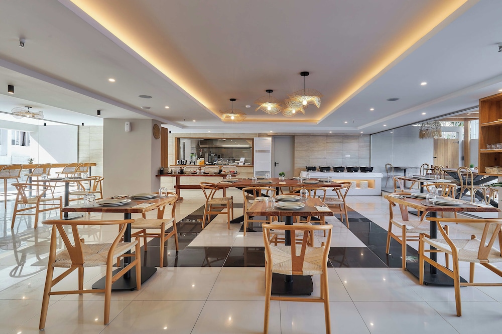 Lotus Rise Hotel — Restaurant & bars in Hersonissos