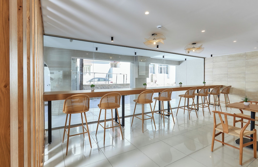 Lotus Rise Hotel — Restaurant & bars in Hersonissos