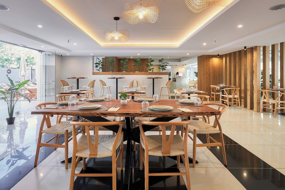 Lotus Rise Hotel — Restaurant & bars in Hersonissos