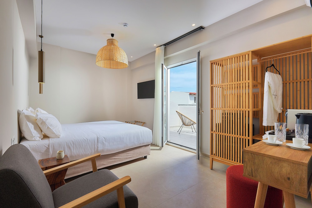 Lotus Rise Hotel — Hotel rooms in Hersonissos