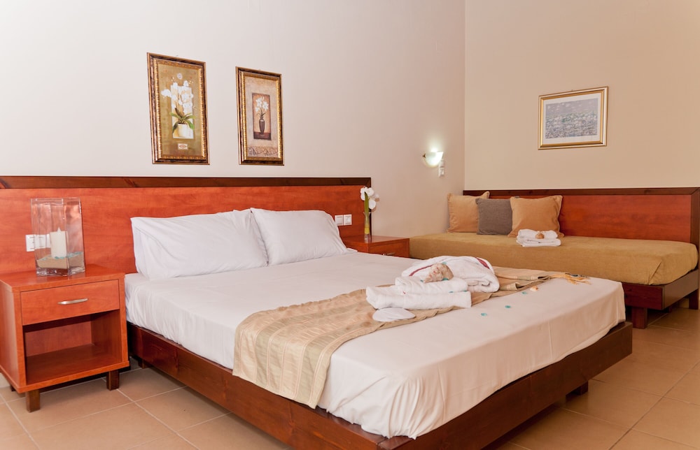 St. Constantin Beach Hotel and Spa — Hotel rooms in Gouves