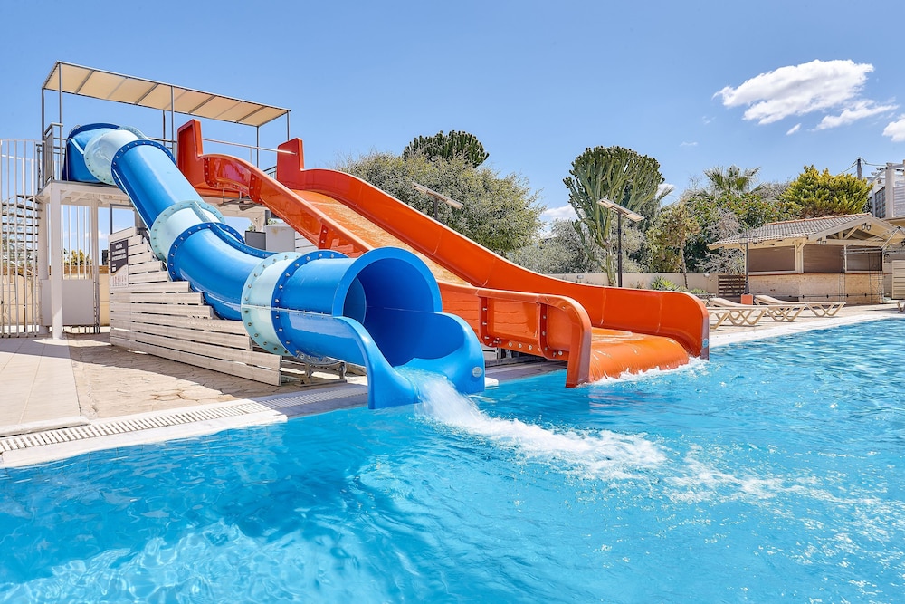 St. Constantin Beach Hotel and Spa — Swimming pool in Gouves