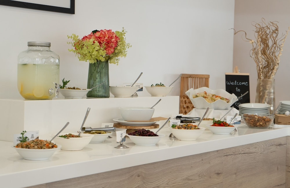 St. Constantin Beach Hotel and Spa — Restaurant & bars in Gouves