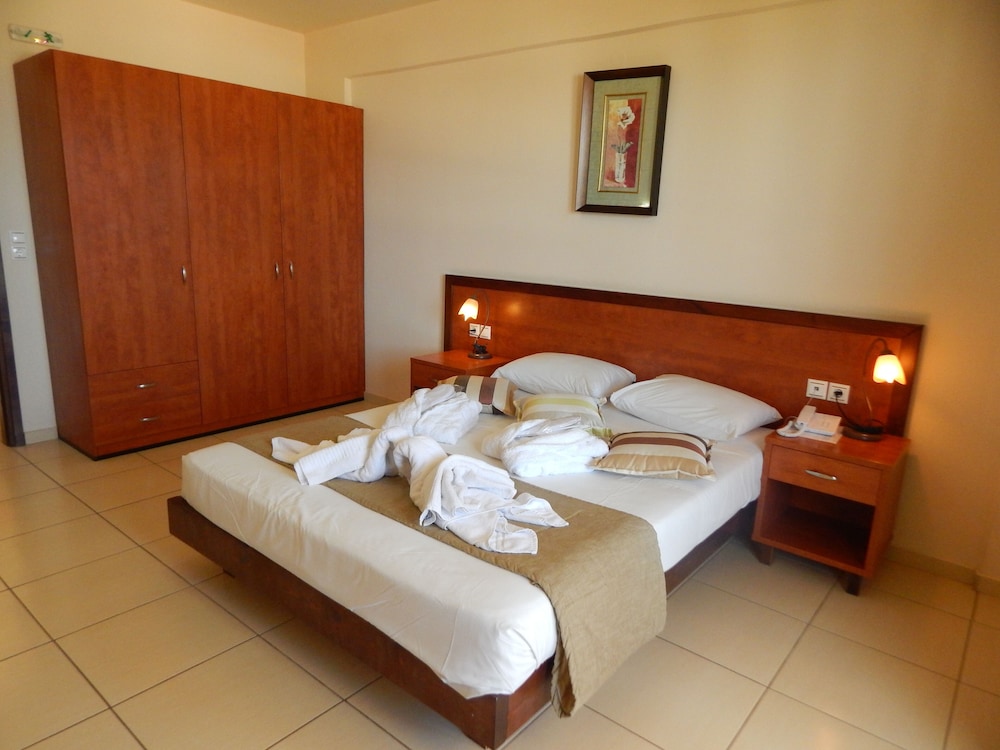 St. Constantin Beach Hotel and Spa — Hotel rooms in Gouves