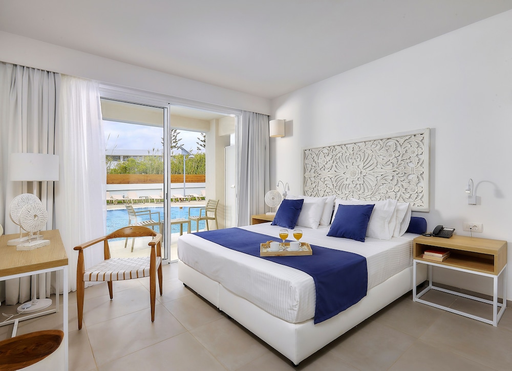 St. Constantin Beach Hotel and Spa — Hotel rooms in Gouves