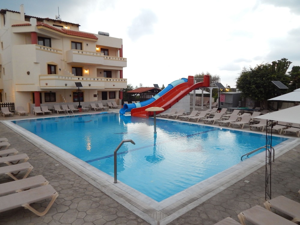 St. Constantin Beach Hotel and Spa — Swimming pool in Gouves