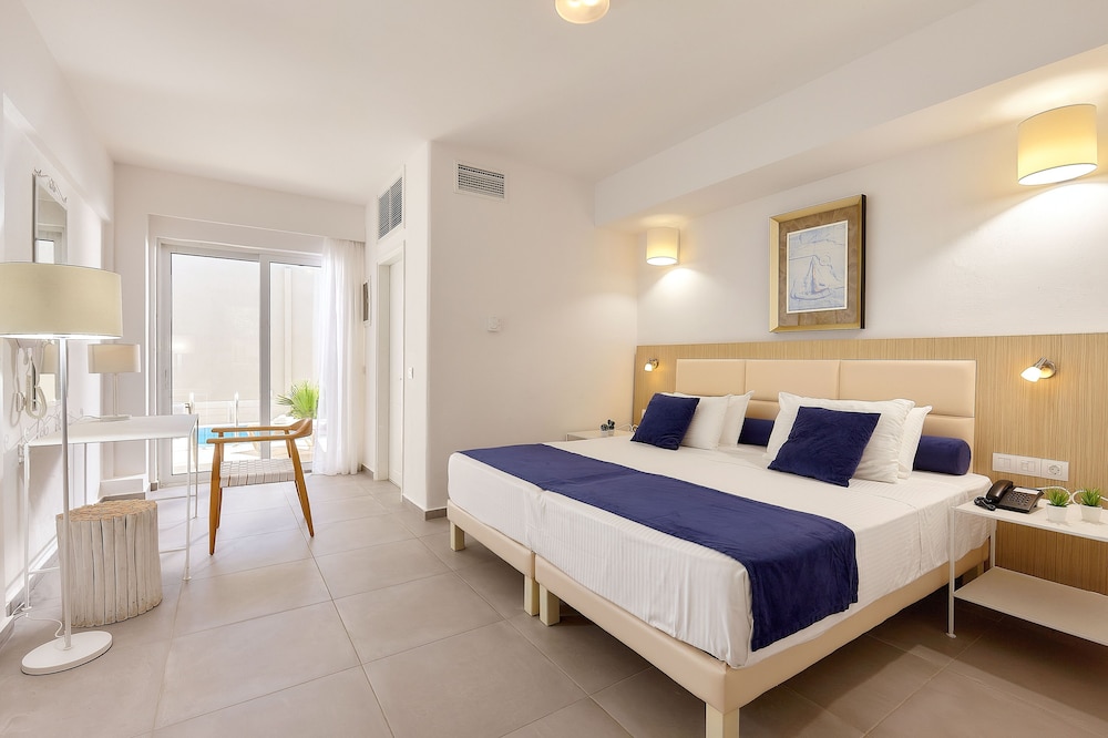 St. Constantin Beach Hotel and Spa — Hotel rooms in Gouves