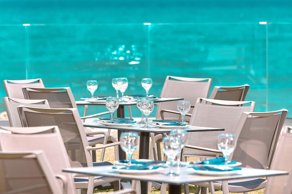 St. Constantin Beach Hotel and Spa — Restaurant & bars in Gouves