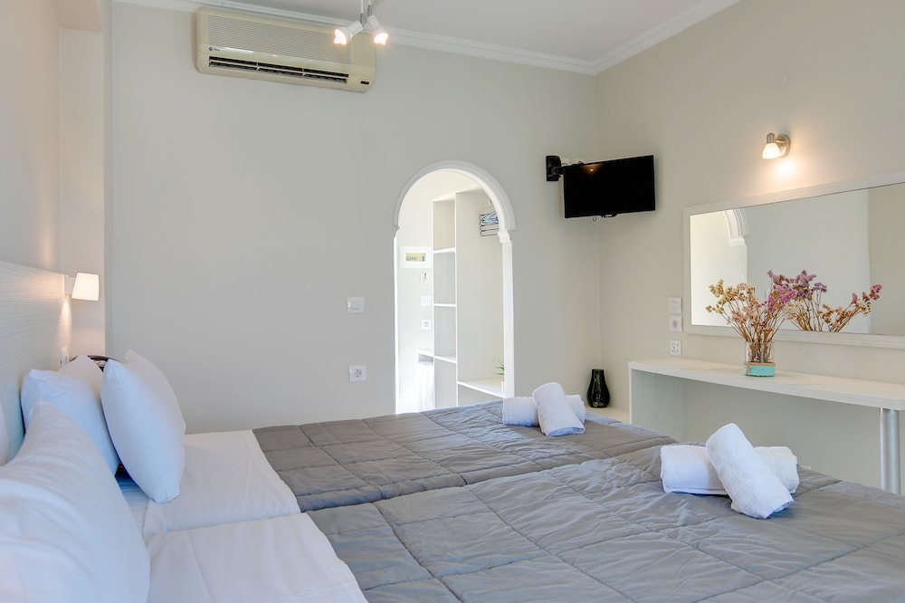 Club Zante Plaza — Hotel rooms in Laganas, Ionian Islands