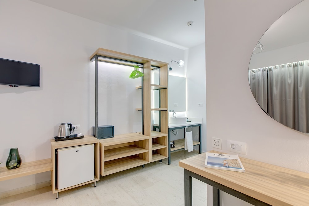 Club Zante Plaza — Hotel rooms in Laganas, Ionian Islands