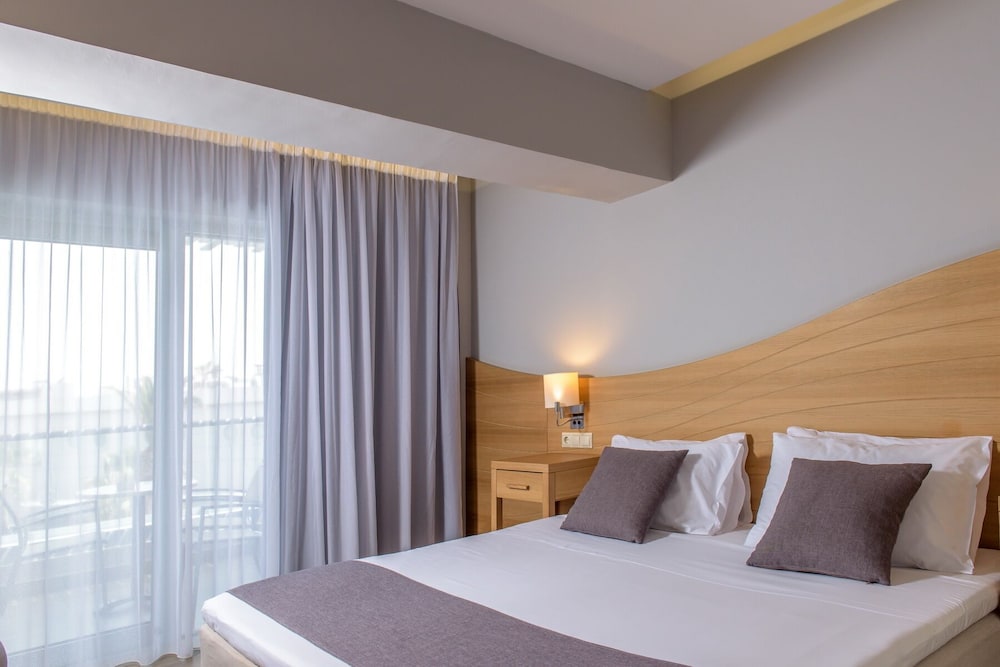 Lyttos Beach - All Inclusive — Rooms in Hersonissos