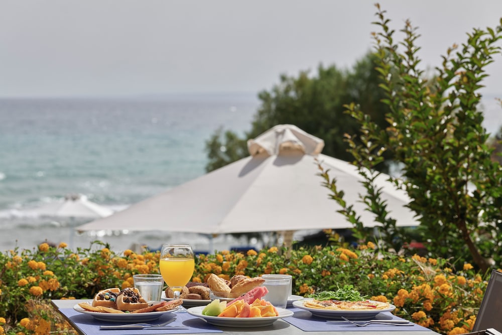 Atlantica Eleon Grand Resort - All Inclusive — Restaurant & bars in Tsilivi, Ionian Islands