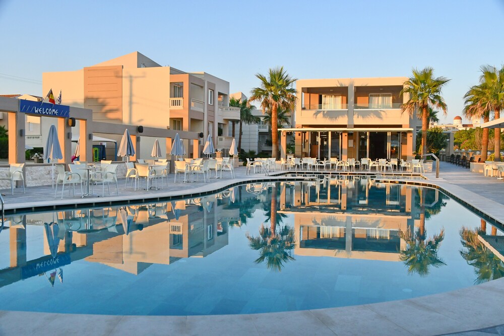 Castro Beach Hotel - zdjęcie 2