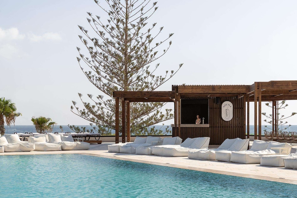 Ella Helea — Swimming pool in Kallithea (Rhodes), South Aegean