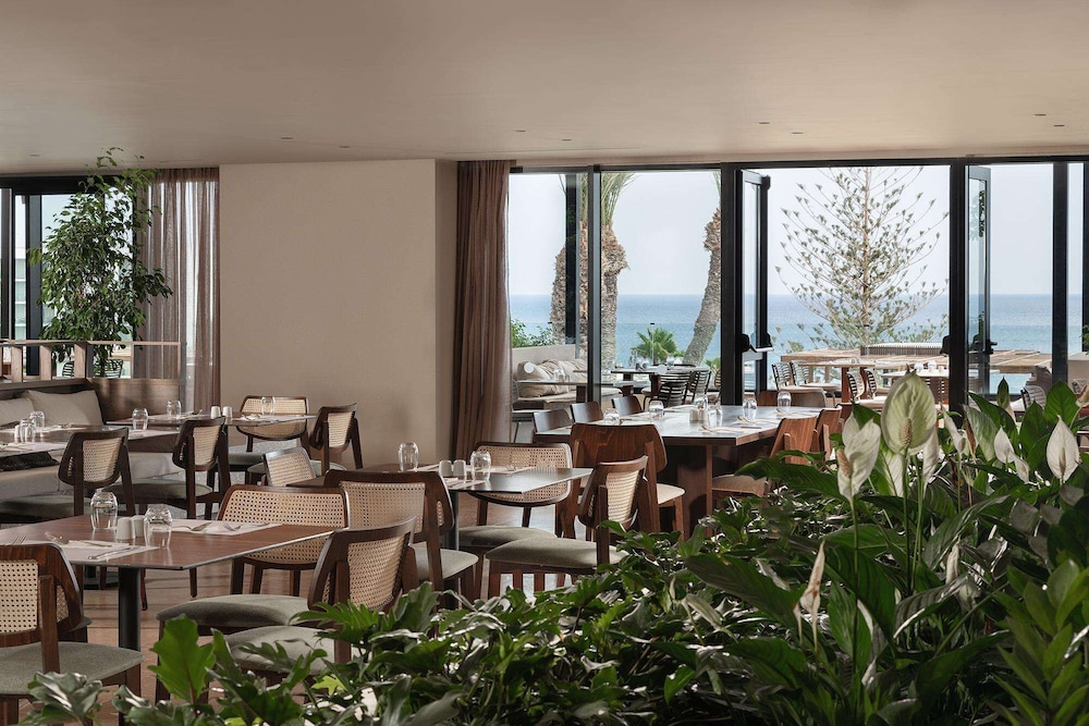 Ella Helea — Restaurant & bars in Kallithea (Rhodes), South Aegean