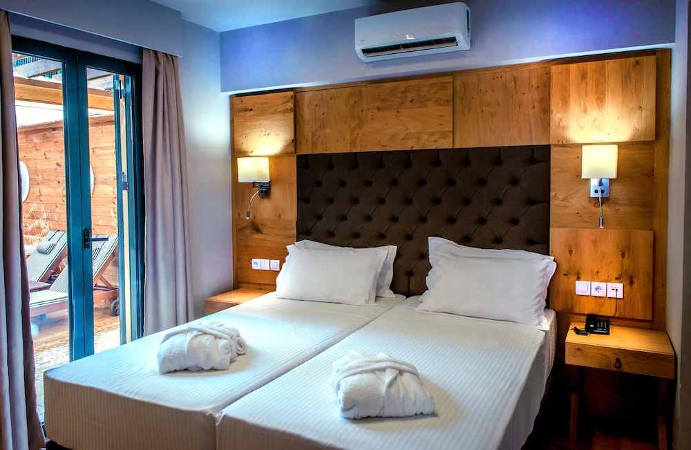 Elmi Suites Beach Hotel - All Inclusive — Hotel rooms in Hersonissos