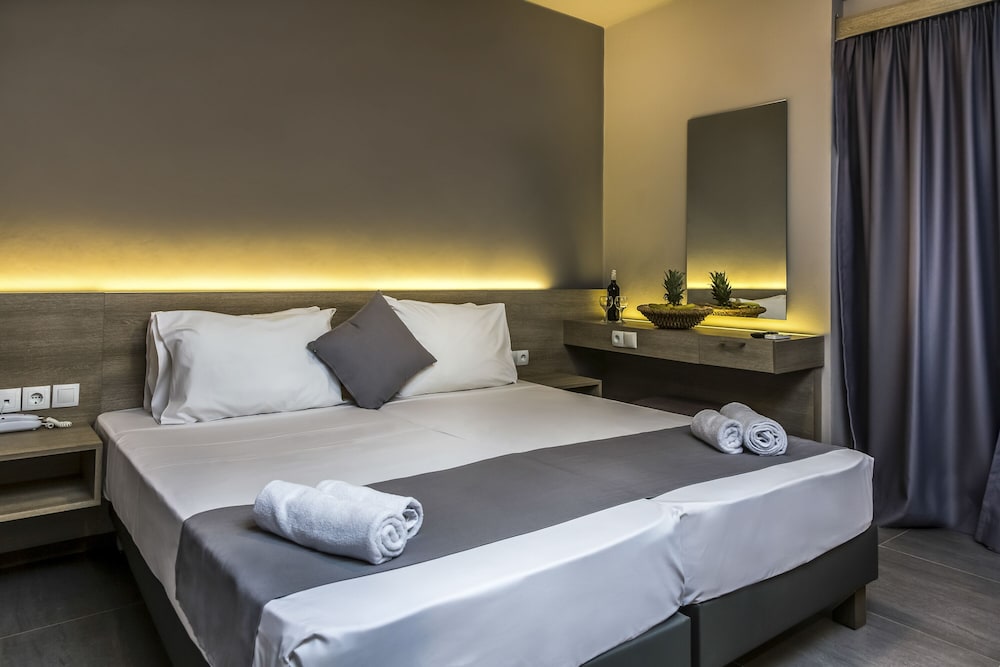 Elmi Suites Beach Hotel - All Inclusive — Hotel rooms in Hersonissos