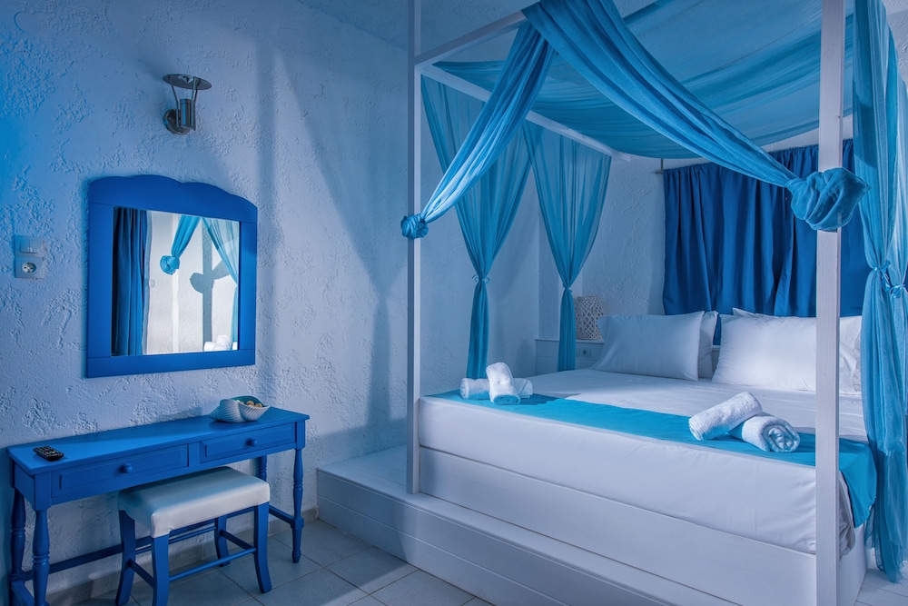 Elmi Suites Beach Hotel - All Inclusive — Hotel rooms in Hersonissos