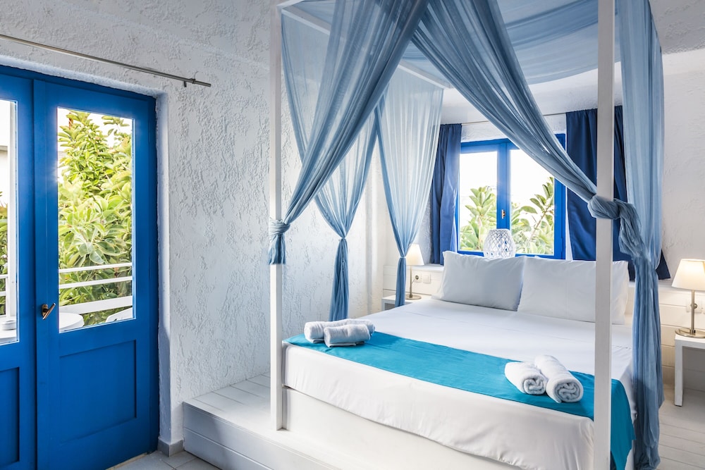 Elmi Suites Beach Hotel - All Inclusive — Hotel rooms in Hersonissos