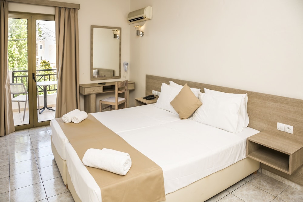 Elmi Suites Beach Hotel - All Inclusive — Hotel rooms in Hersonissos
