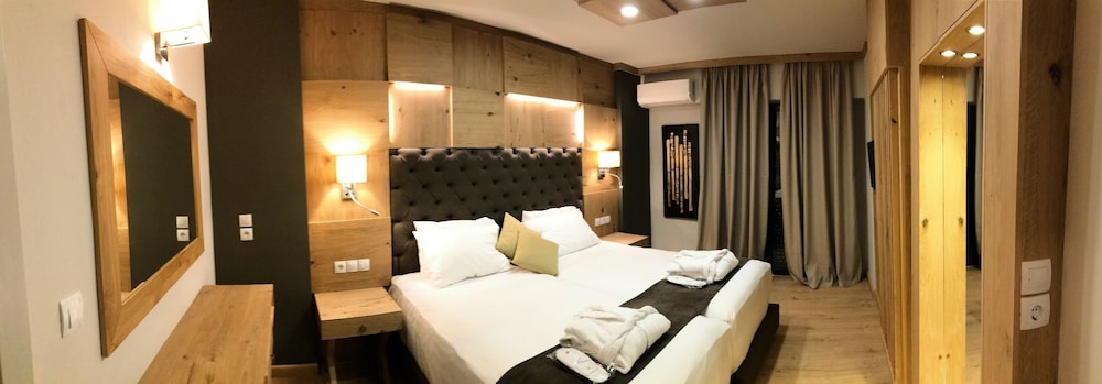 Elmi Suites Beach Hotel - All Inclusive — Hotel rooms in Hersonissos