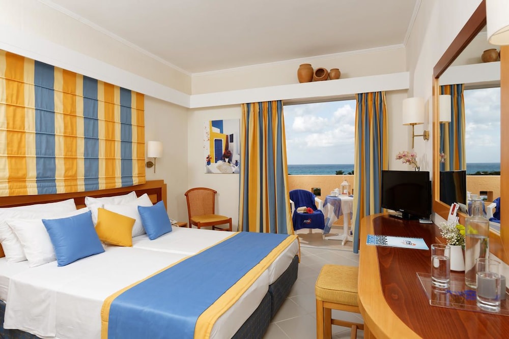 Anissa Beach & Village — Hotel rooms in Hersonissos