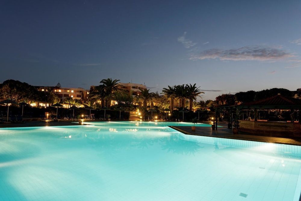 Anissa Beach & Village — Swimming pool in Hersonissos