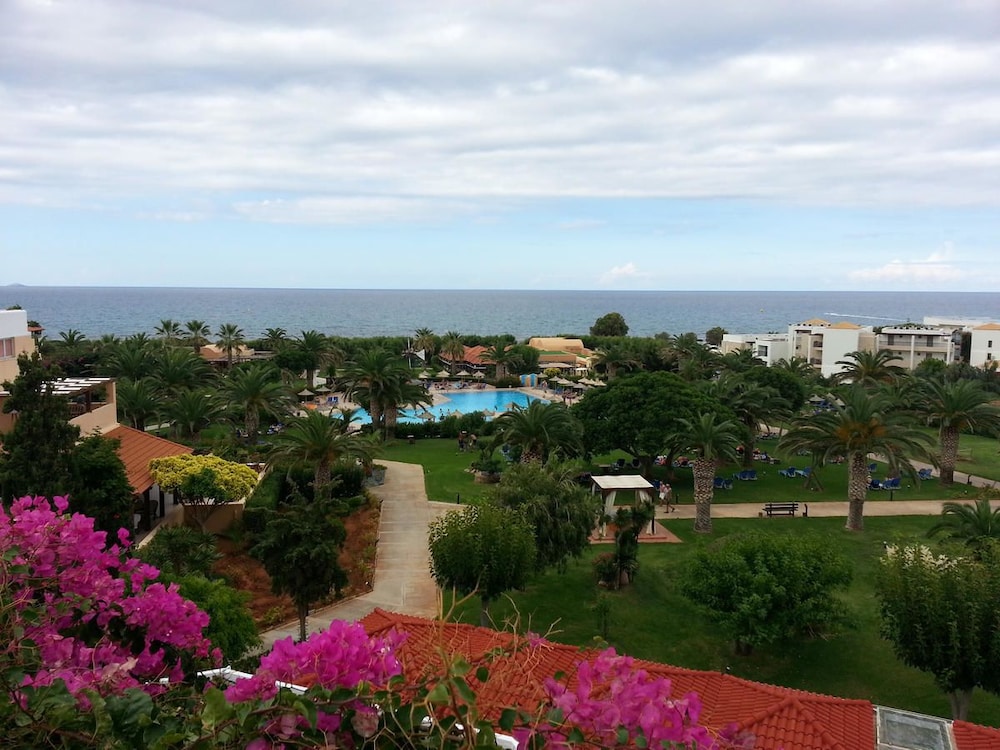 Anissa Beach & Village — Hotel rooms in Hersonissos
