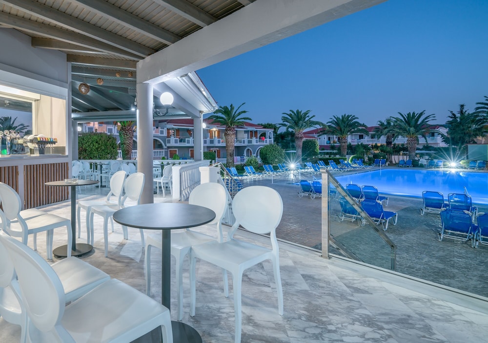 Golden Sun Hotel — Restaurant & bars in Kalamaki (Zakynthos), Ionian Islands