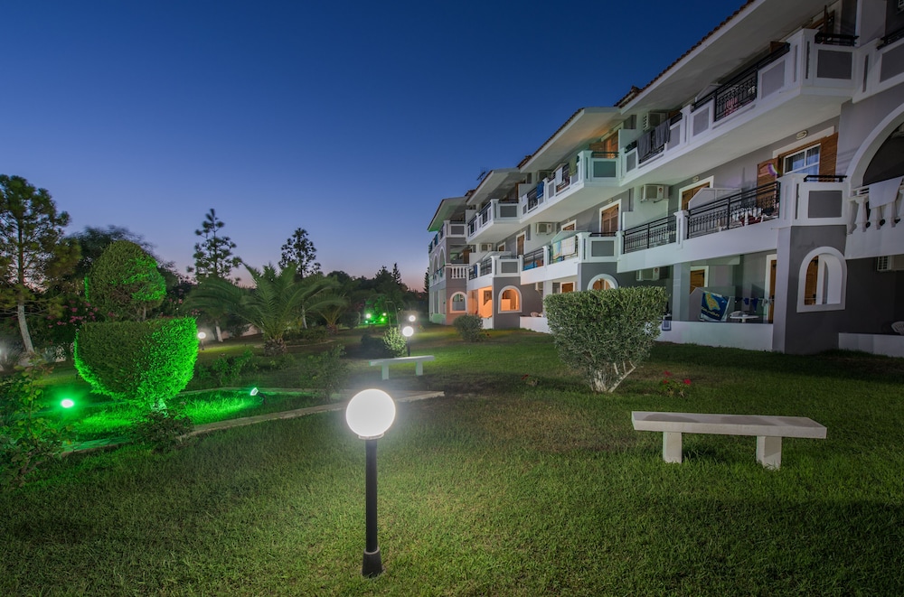 Golden Sun Hotel — Hotel building in Kalamaki (Zakynthos), Ionian Islands