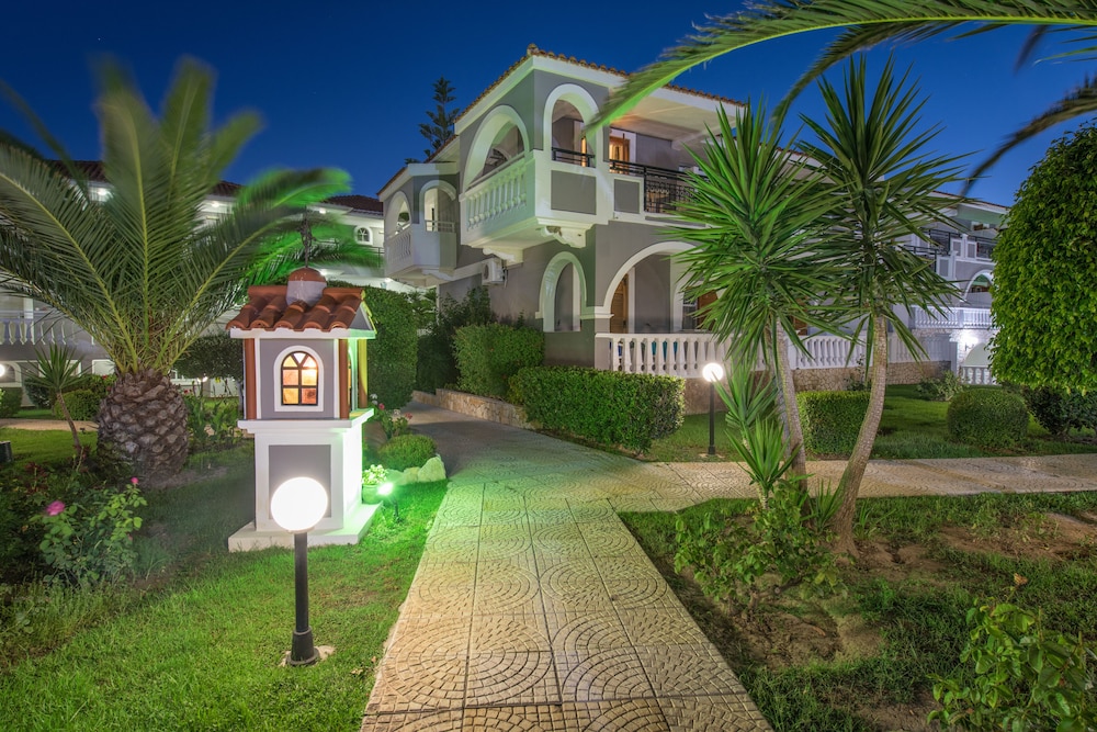 Golden Sun Hotel — Hotel building in Kalamaki (Zakynthos), Ionian Islands