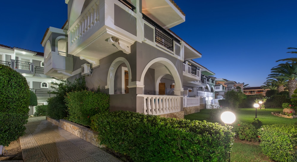 Golden Sun Hotel — Hotel building in Kalamaki (Zakynthos), Ionian Islands