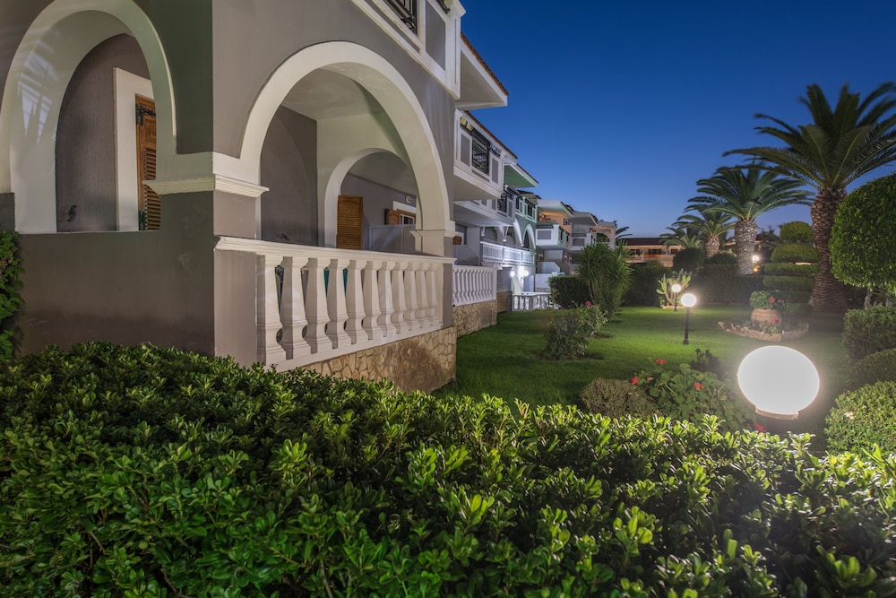 Golden Sun Hotel — Hotel building in Kalamaki (Zakynthos), Ionian Islands