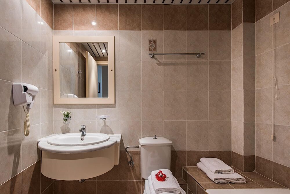 Golden Sun Hotel — Hotel rooms in Kalamaki (Zakynthos), Ionian Islands
