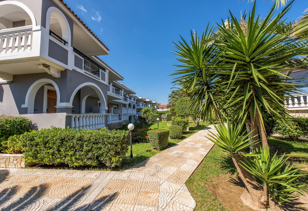 Golden Sun Hotel — Hotel building in Kalamaki (Zakynthos), Ionian Islands