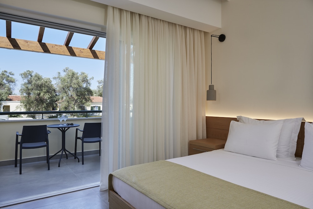 Sentido Apollo Palace and Waterslides — Hotel rooms in Moraitika, Ionian Islands