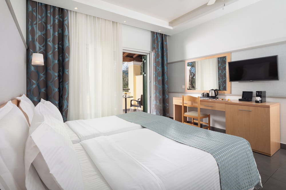 Sentido Apollo Palace and Waterslides — Hotel rooms in Moraitika, Ionian Islands