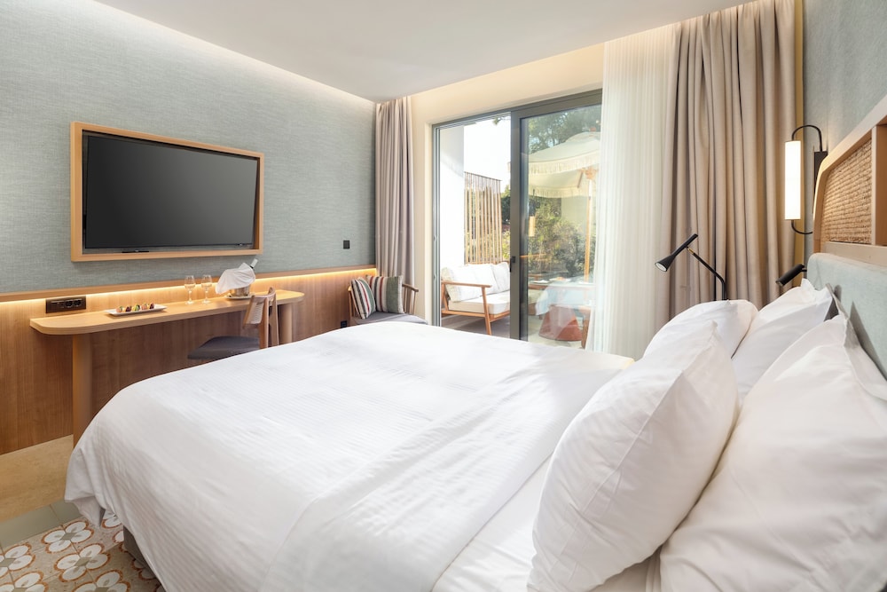 Sentido Apollo Palace and Waterslides — Hotel rooms in Moraitika, Ionian Islands