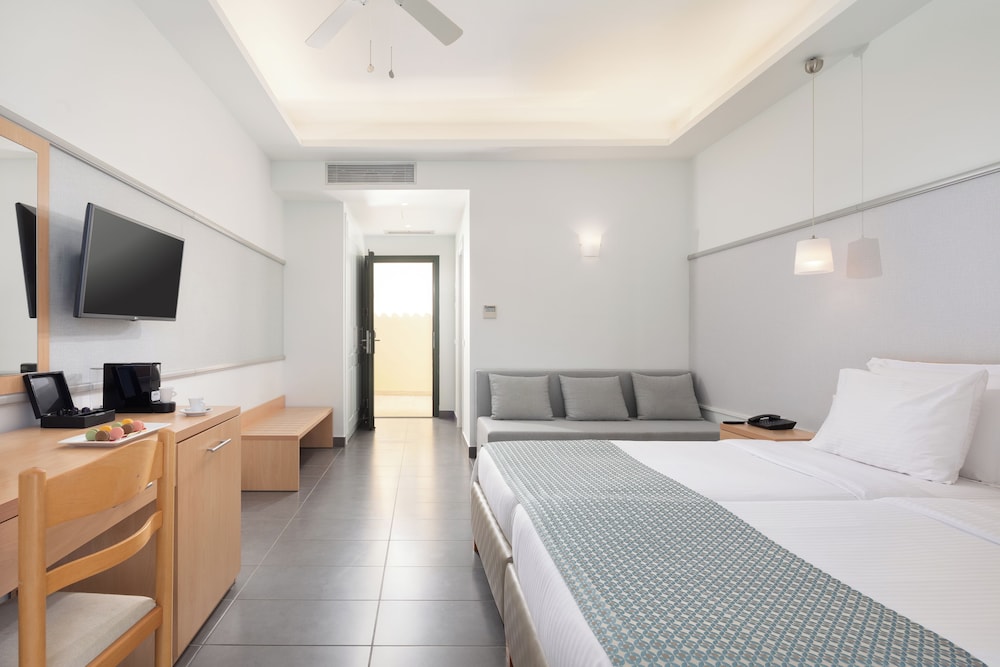 Sentido Apollo Palace and Waterslides — Hotel rooms in Moraitika, Ionian Islands