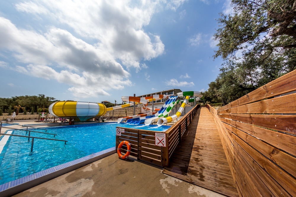 Caretta Paradise Resort & Waterpark — Swimming pool in Tsilivi, Ionian Islands