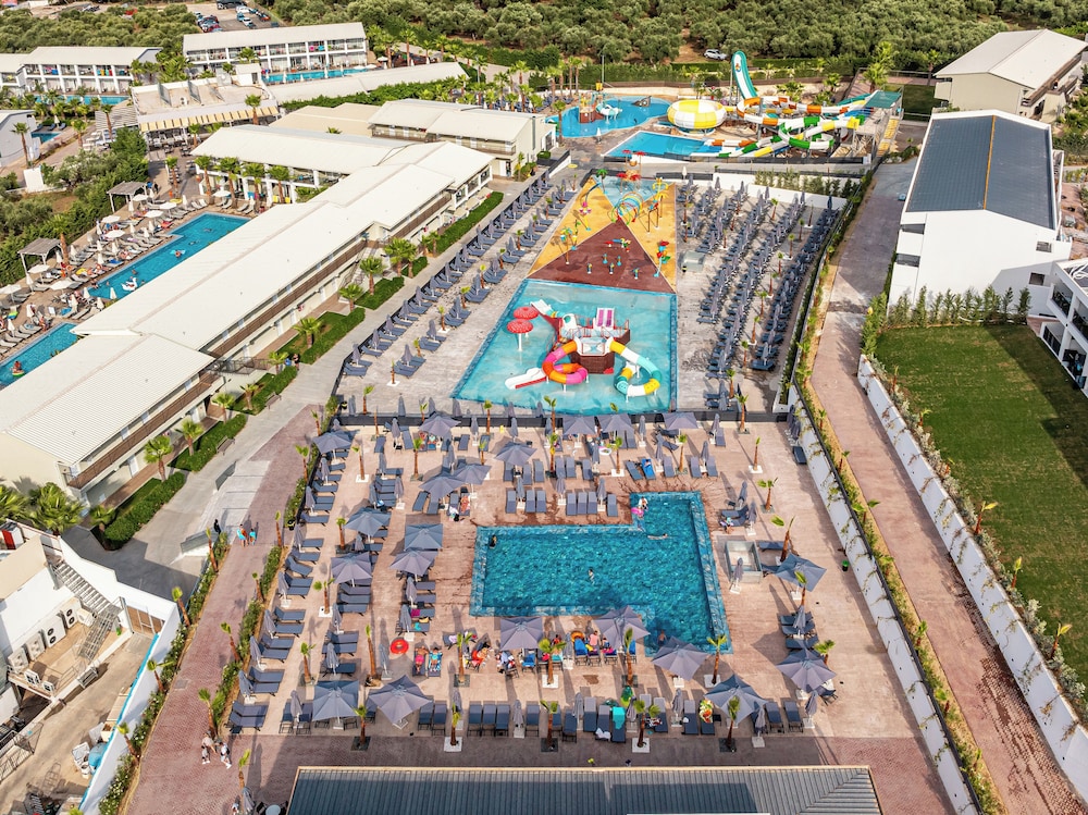 Caretta Paradise Resort & Waterpark — Attractions for children in Tsilivi, Ionian Islands