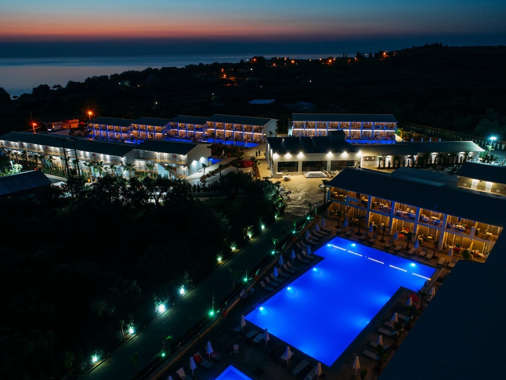 Caretta Paradise Resort & Waterpark — Hotel building in Tsilivi, Ionian Islands