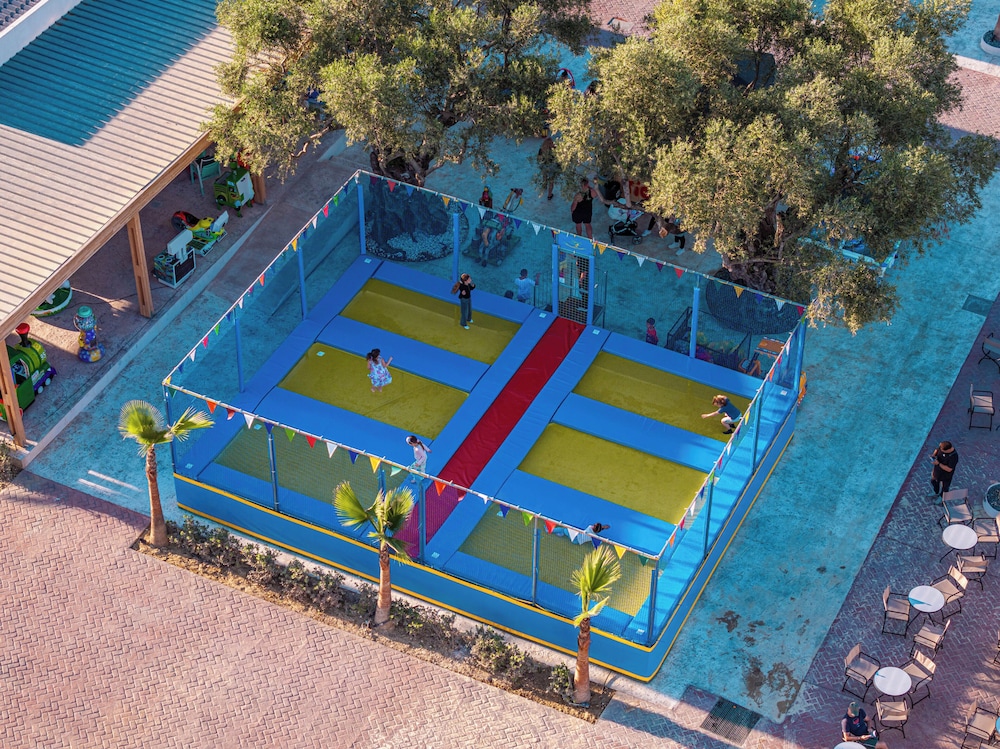 Caretta Paradise Resort & Waterpark — Swimming pool in Tsilivi, Ionian Islands