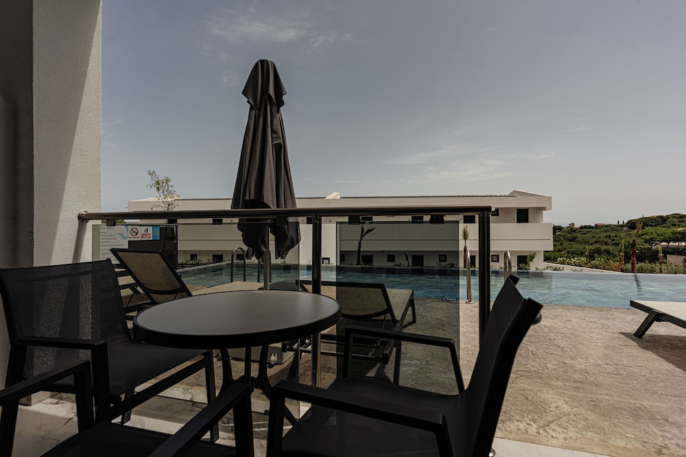 Caretta Paradise Resort & Waterpark — Swimming pool in Tsilivi, Ionian Islands