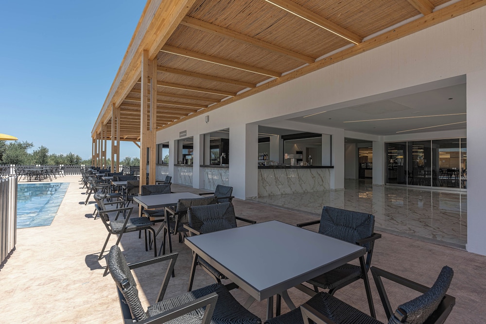 Caretta Paradise Resort & Waterpark — Restaurant & bars in Tsilivi, Ionian Islands