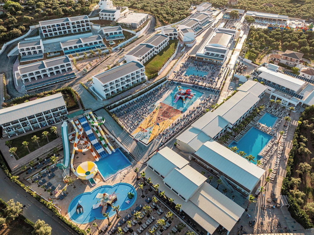 Caretta Paradise Resort & Waterpark — Attractions for children in Tsilivi, Ionian Islands