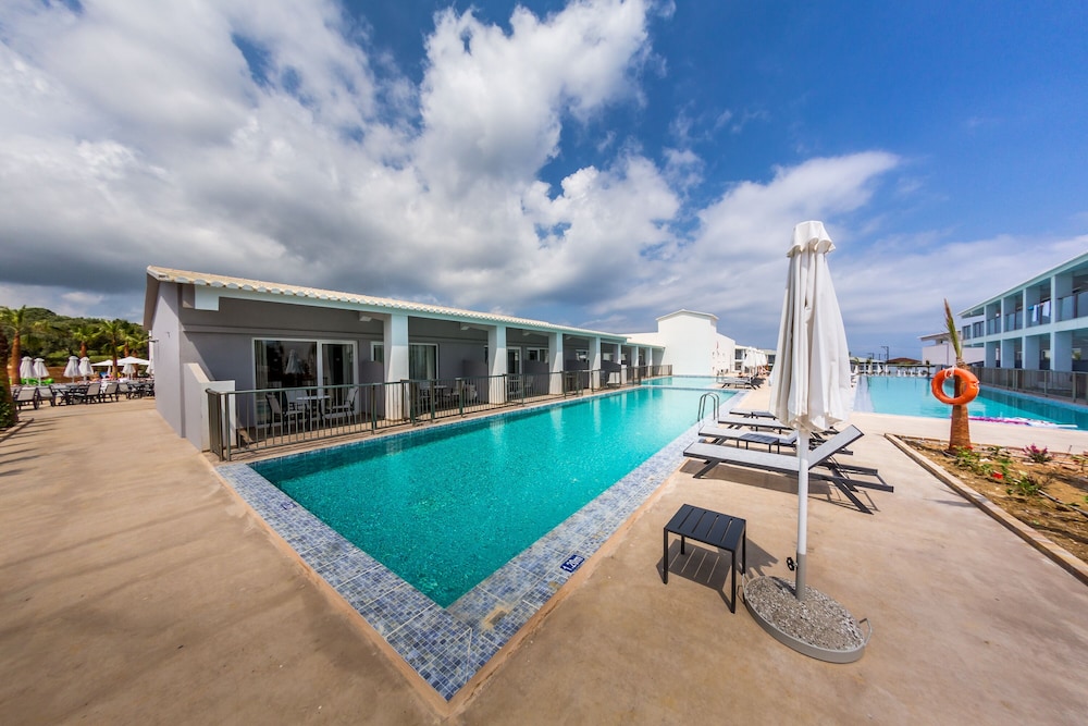 Caretta Paradise Resort & Waterpark — Swimming pool in Tsilivi, Ionian Islands