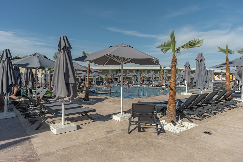 Caretta Paradise Resort & Waterpark — Beach in Tsilivi, Ionian Islands